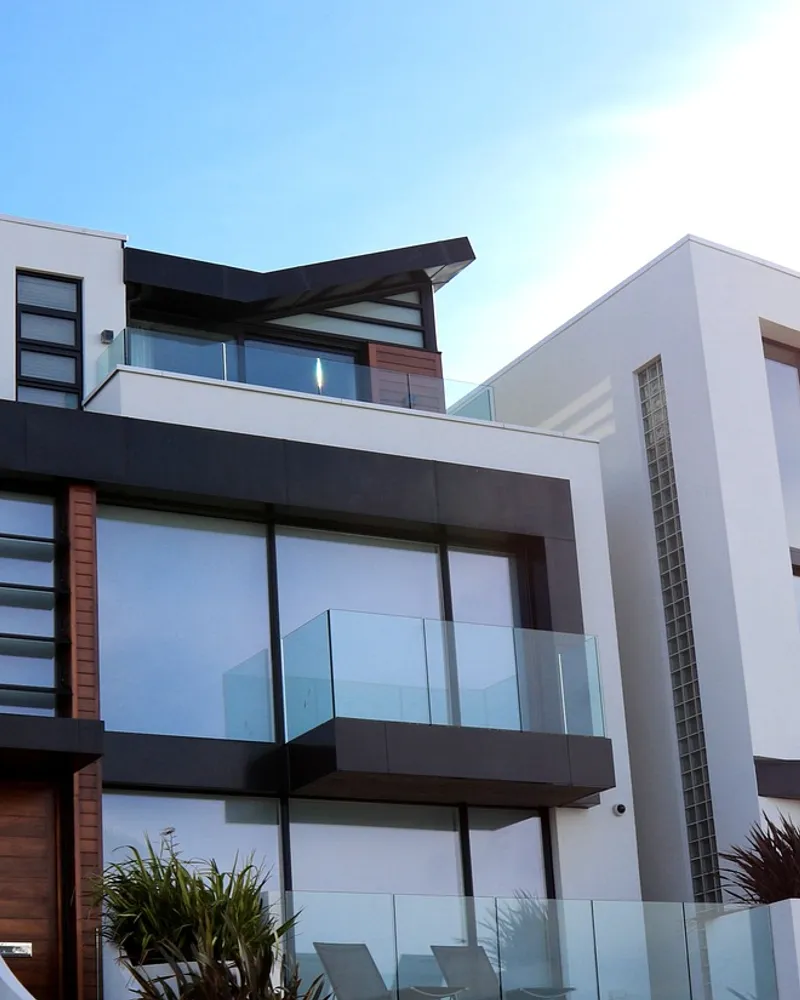 Rénovation et remplacement : optimiser votre véranda